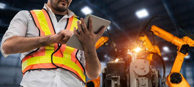 小型網絡工程師的微觀世界 宏照片、塑料纖維與自動化工程的融合